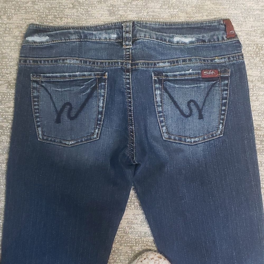 Silver brand Tuesday boot 👢 cut jeans - Picture 9 of 10